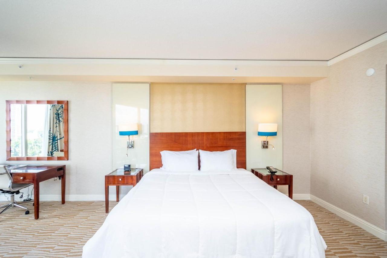 Trump Intl 2 Bedroom Apartment 1600 Sqf Ocean And Bay View サニーアイルズビーチ エクステリア 写真