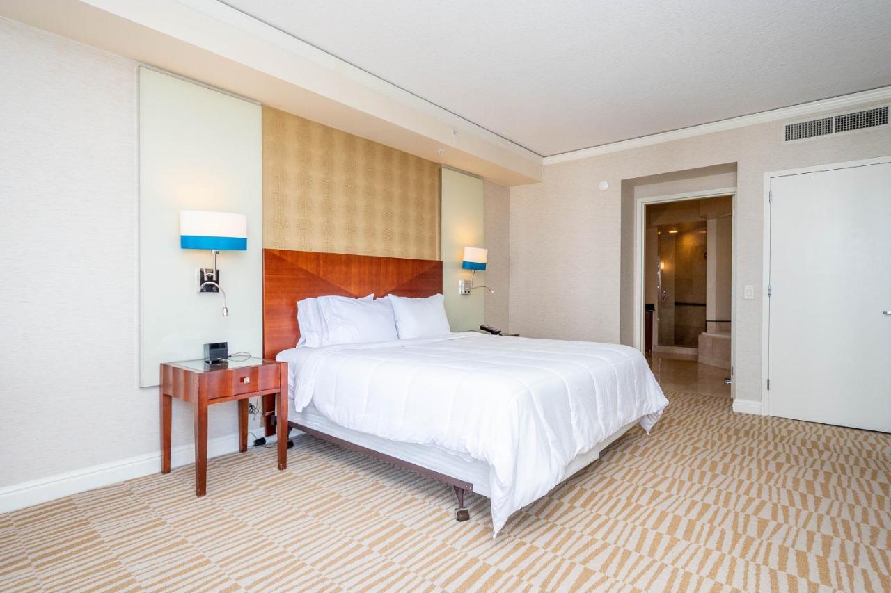 Trump Intl 2 Bedroom Apartment 1600 Sqf Ocean And Bay View サニーアイルズビーチ エクステリア 写真