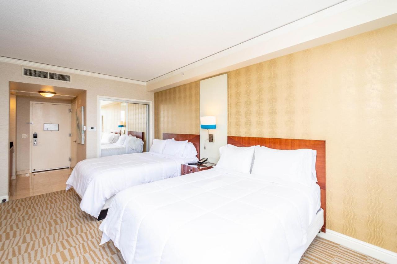 Trump Intl 2 Bedroom Apartment 1600 Sqf Ocean And Bay View サニーアイルズビーチ エクステリア 写真
