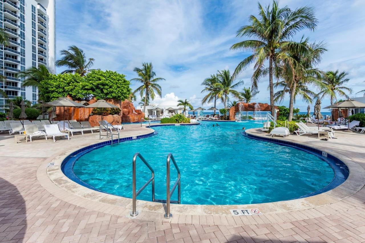 Trump Intl 2 Bedroom Apartment 1600 Sqf Ocean And Bay View サニーアイルズビーチ エクステリア 写真